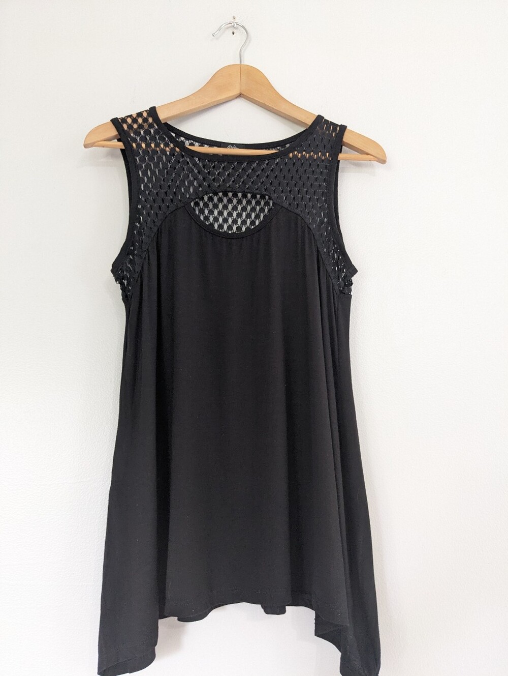 Storm Los Angeles Tunic Tank Size Medium Black Mesh Accent Sleeveless Summer